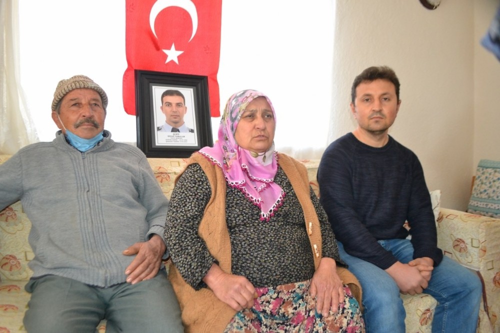 Gara şehidi polisin ailesi terör örgütünün çirkin propagandasını anlattı