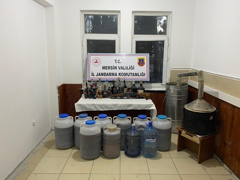 Mersin’de 374 litre kaçak içki ele geçirildi