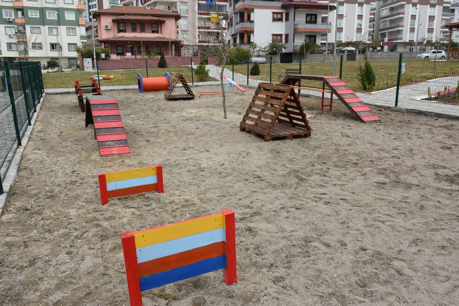 Tarsus’ta ‘Dost Patiler Eğitim ve Oyun Parkı’ açıldı